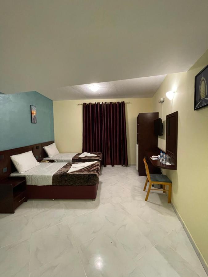דובאי Mount Sina Hotel By Aura מראה חיצוני תמונה