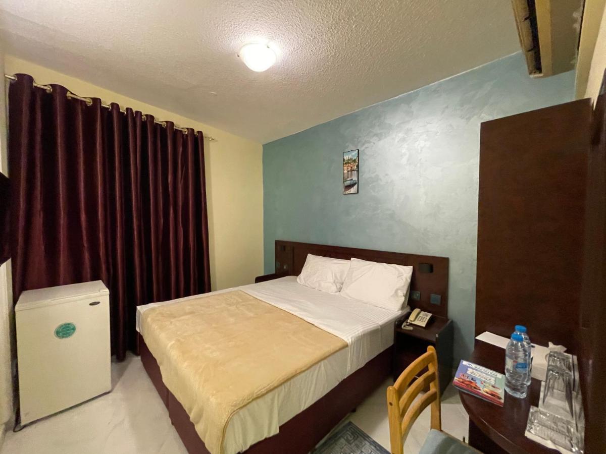 דובאי Mount Sina Hotel By Aura מראה חיצוני תמונה