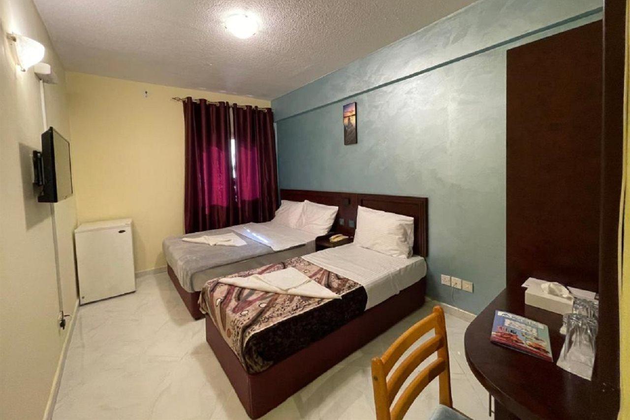 דובאי Mount Sina Hotel By Aura מראה חיצוני תמונה