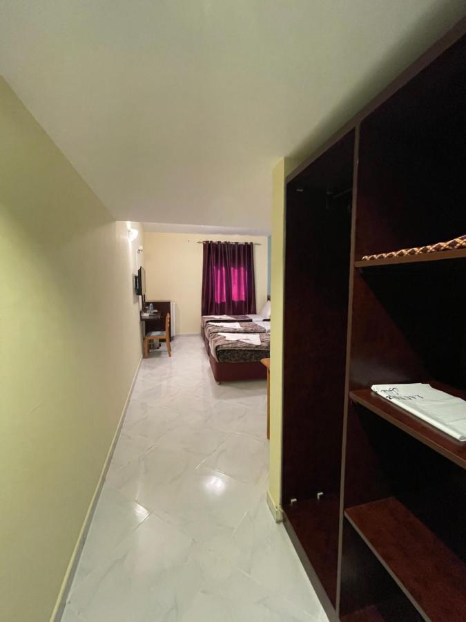 דובאי Mount Sina Hotel By Aura מראה חיצוני תמונה